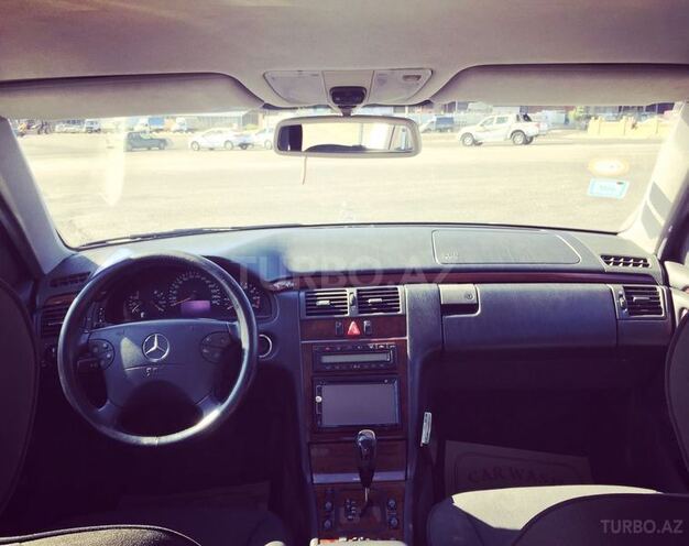 Mercedes E 240 2001, 179,000 km - 2.6 л - Bakı