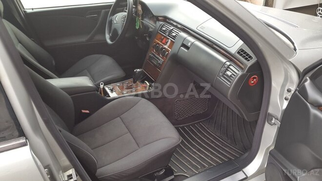 Mercedes E 240 2001, 269,500 km - 2.6 l - Bakı