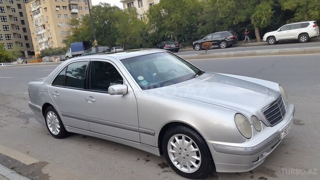 Mercedes E 240 2001, 269,500 km - 2.6 l - Bakı