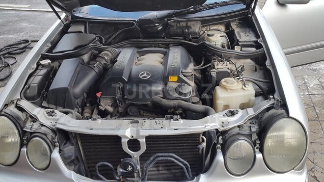 Mercedes E 240 2001, 269,500 km - 2.6 l - Bakı