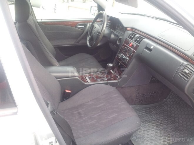 Mercedes E 200 2000, 316,000 km - 2.0 l - Bakı