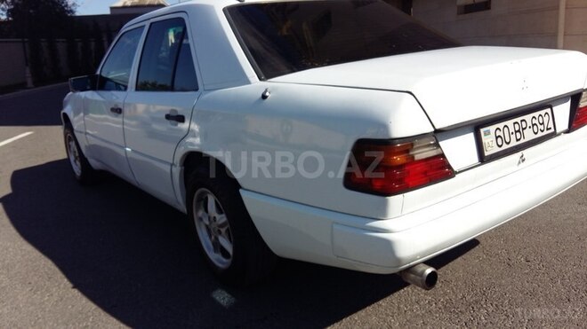 Mercedes E 200 1990, 218,300 km - 2.0 л - Bakı