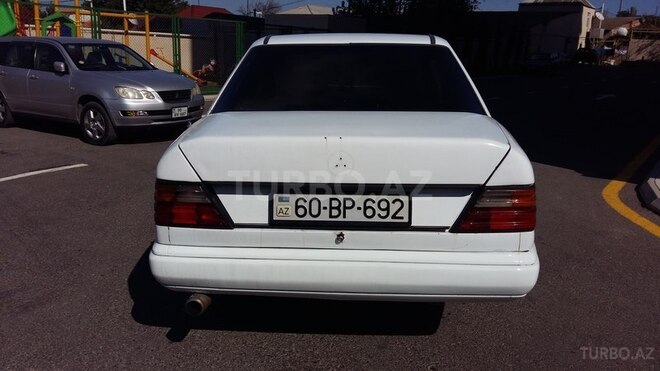 Mercedes E 200 1990, 218,300 km - 2.0 л - Bakı