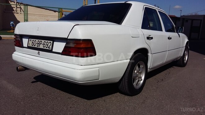 Mercedes E 200 1990, 218,300 km - 2.0 л - Bakı
