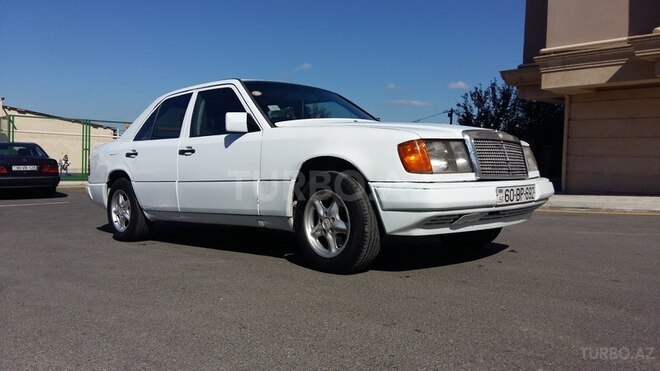 Mercedes E 200 1990, 218,300 km - 2.0 л - Bakı