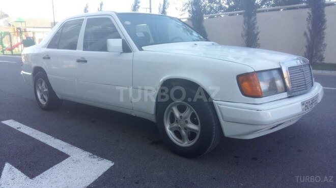 Mercedes E 200 1990, 218,300 km - 2.0 л - Bakı