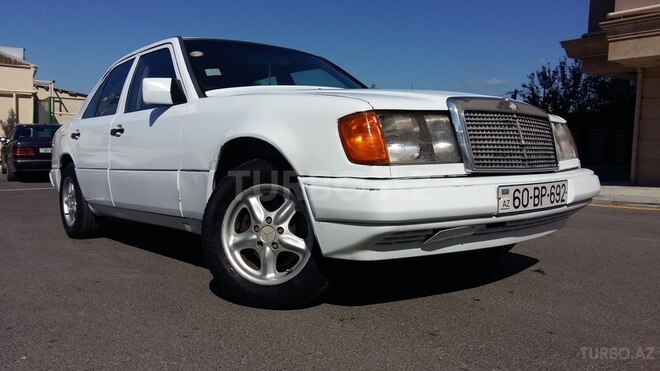 Mercedes E 200 1990, 218,300 km - 2.0 л - Bakı