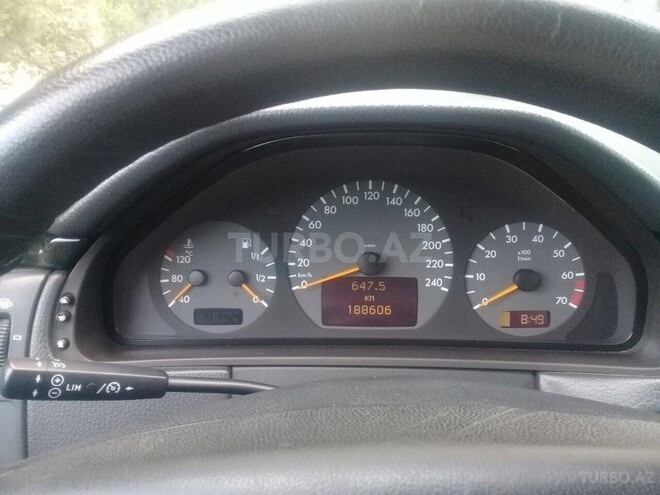 Mercedes E 240 1999, 18,800 km - 2.6 l - Bakı
