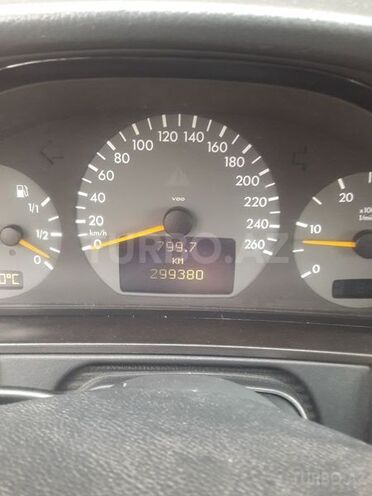 Mercedes E 270 1999, 277,000 km - 2.7 l - Bakı