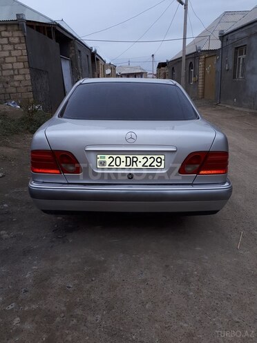 Mercedes E 200 1996, 230,000 km - 2.0 л - Gəncə