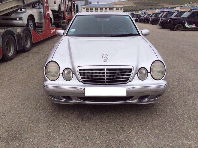 Mercedes E 320 2001, 277,000 km - 3.2 l - Bakı