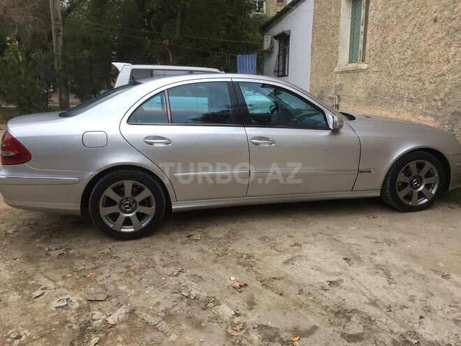 Mercedes E 220 2002, 302,000 km - 2.2 l - Sumqayıt