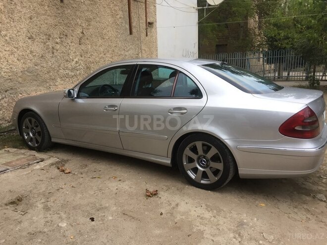 Mercedes E 220 2002, 302,000 km - 2.2 l - Sumqayıt