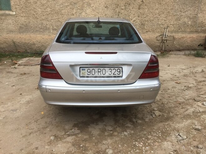 Mercedes E 220 2002, 302,000 km - 2.2 l - Sumqayıt