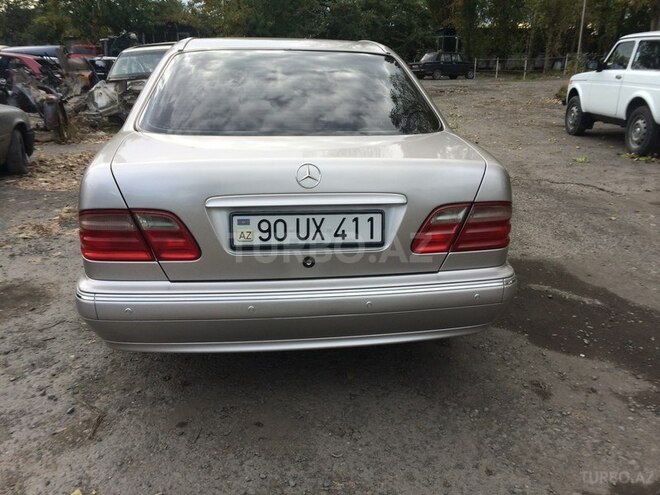 Mercedes E 260 2002, 190,890 km - 0.3 л - Qəbələ