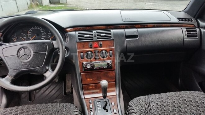Mercedes E 230 1997, 230,000 km - 2.3 l - Mingəçevir
