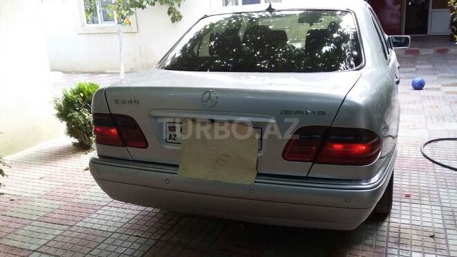Mercedes E 240 1999, 250,000 km - 2.4 l - Bakı
