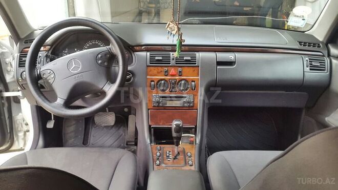 Mercedes E 240 2001, 269,000 km - 2.6 l - Cəbrayıl
