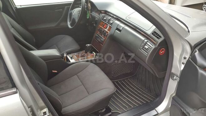 Mercedes E 240 2001, 269,000 km - 2.6 l - Cəbrayıl