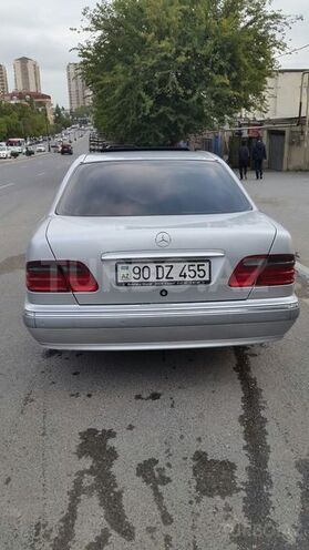 Mercedes E 240 2001, 269,000 km - 2.6 l - Cəbrayıl