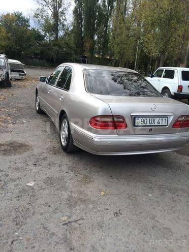 Mercedes E 260 2002, 190,900 km - 2.6 л - Qəbələ