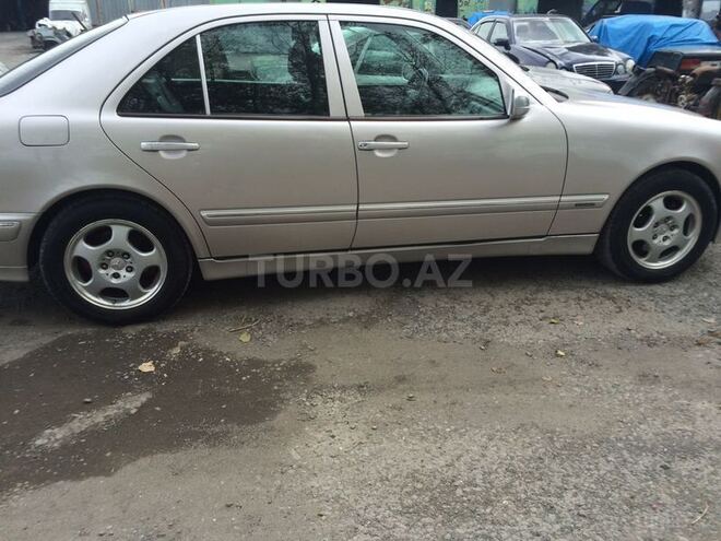 Mercedes E 260 2002, 190,900 km - 2.6 л - Qəbələ