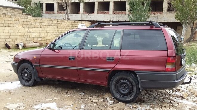 Opel Astra 1996, 200,000 km - 1.6 l - Bakı