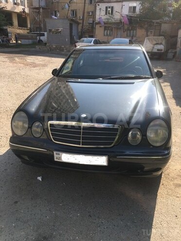 Mercedes E 240 2000, 214,800 km - 2.6 л - Bakı