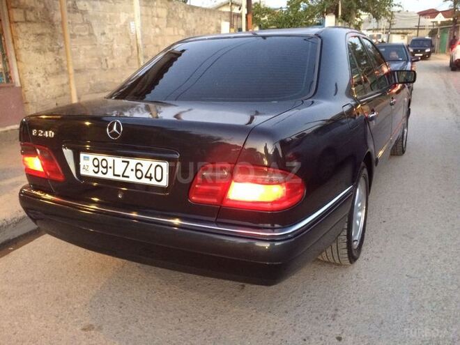 Mercedes E 240 1999, 230,000 km - 2.4 l - Bakı