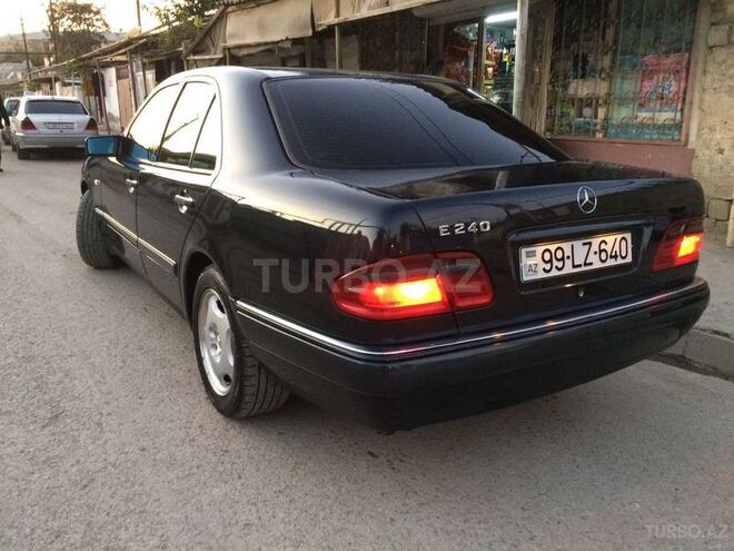 Mercedes E 240 1999, 230,000 km - 2.4 l - Bakı