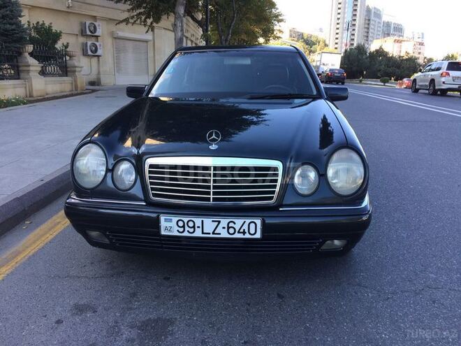 Mercedes E 240 1999, 230,000 km - 2.4 l - Bakı