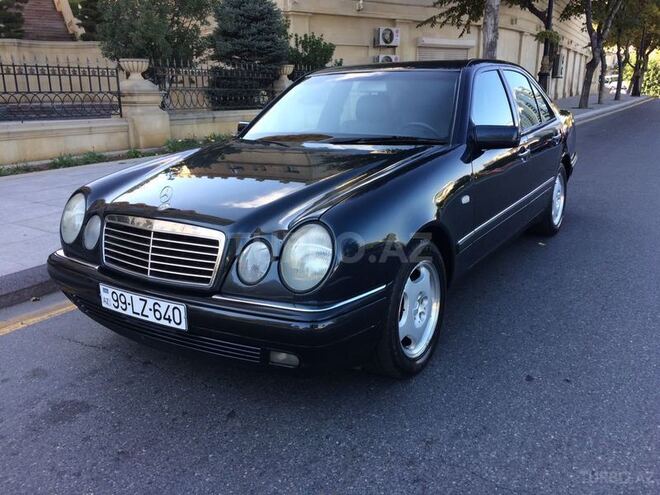 Mercedes E 240 1999, 230,000 km - 2.4 l - Bakı