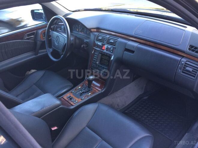 Mercedes E 240 1999, 230,000 km - 2.4 l - Bakı