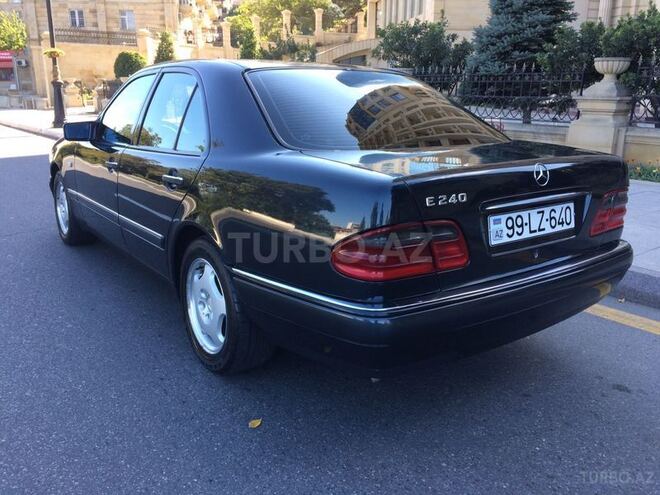 Mercedes E 240 1999, 230,000 km - 2.4 l - Bakı