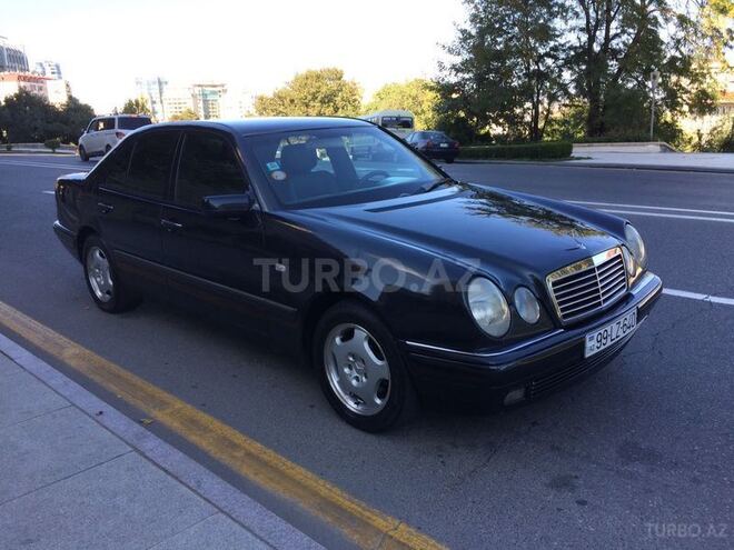 Mercedes E 240 1999, 230,000 km - 2.4 l - Bakı