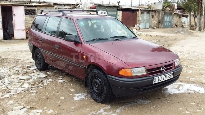 Opel Astra 1996, 200,000 km - 1.6 l - Bakı