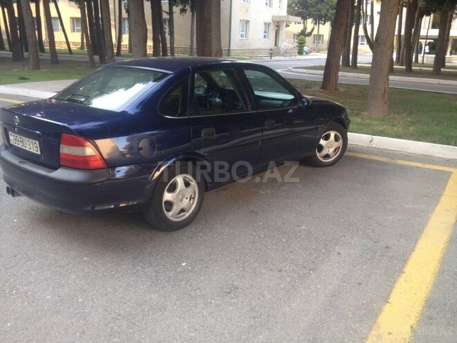 Opel Vectra 1998, 240,000 km - 1.6 l - Bakı