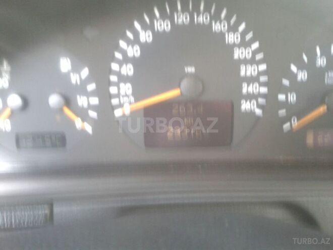 Mercedes E 240 2000, 230,000 km - 2.6 l - Bakı