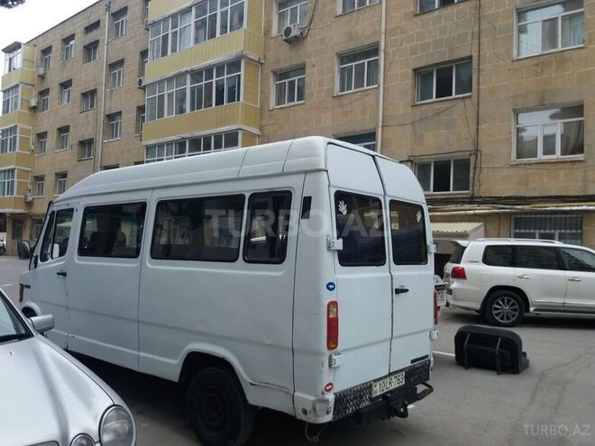 Mercedes 208 D 1993, 358,000 km - 2.3 l - Bakı