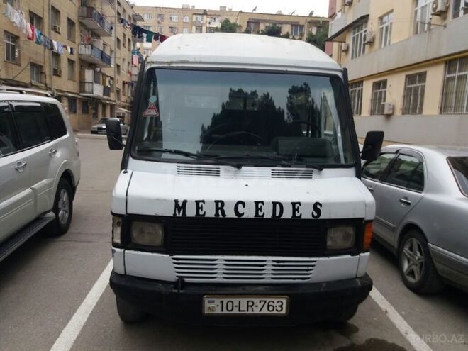 Mercedes 208 D 1993, 358,000 km - 2.3 l - Bakı
