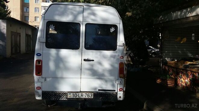 Mercedes 208 D 1993, 358,000 km - 2.3 l - Bakı