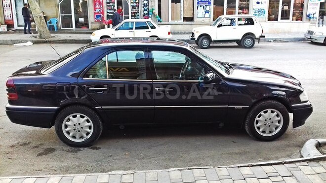 Mercedes C 220 1993, 452,154 km - 2.2 l - Bərdə
