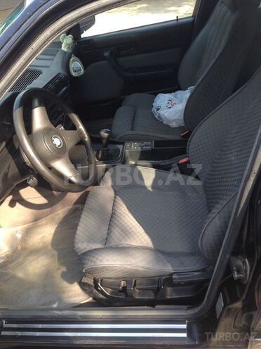 BMW 535 1988, 310,000 km - 3.5 л - Saatlı