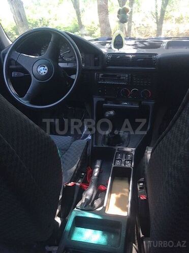 BMW 535 1988, 310,000 km - 3.5 л - Saatlı