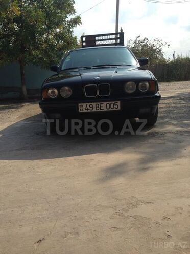 BMW 535 1988, 310,000 km - 3.5 л - Saatlı