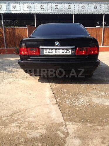 BMW 535 1988, 310,000 km - 3.5 л - Saatlı