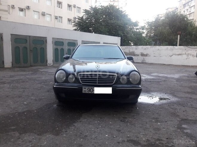 Mercedes E 220 1999, 262,000 km - 2.2 l - Bakı