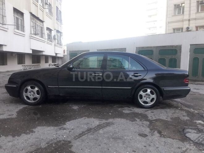 Mercedes E 220 1999, 262,000 km - 2.2 l - Bakı