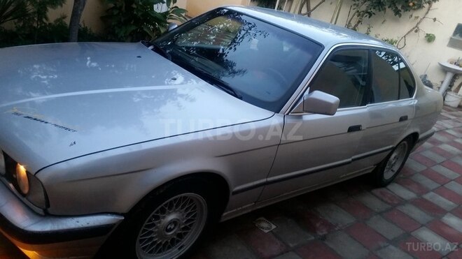 BMW 520 1989, 299,900 km - 2.0 l - Bakı