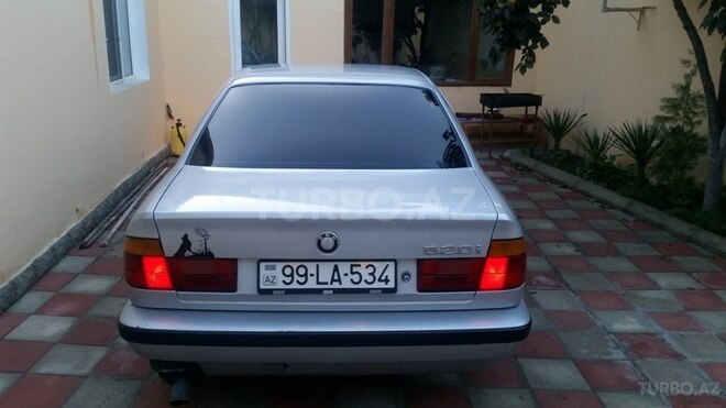 BMW 520 1989, 299,900 km - 2.0 l - Bakı